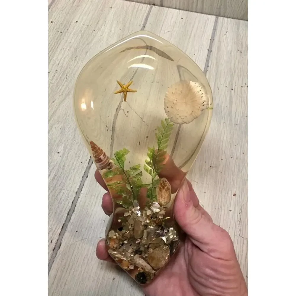 Design Gifts vintage lucite
